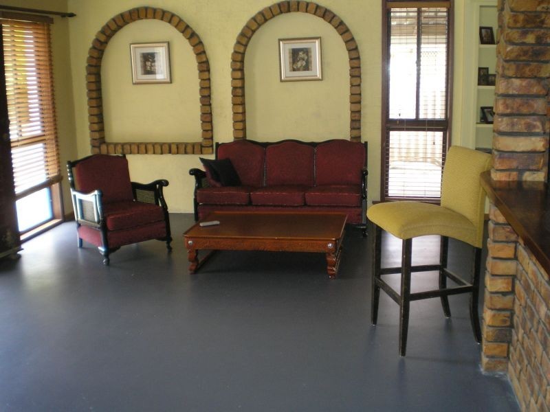 4 Jilpangi Crescent, Ashmore QLD 4214