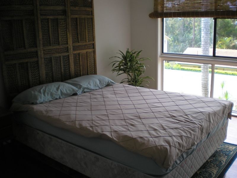 4 Jilpangi Crescent, Ashmore QLD 4214