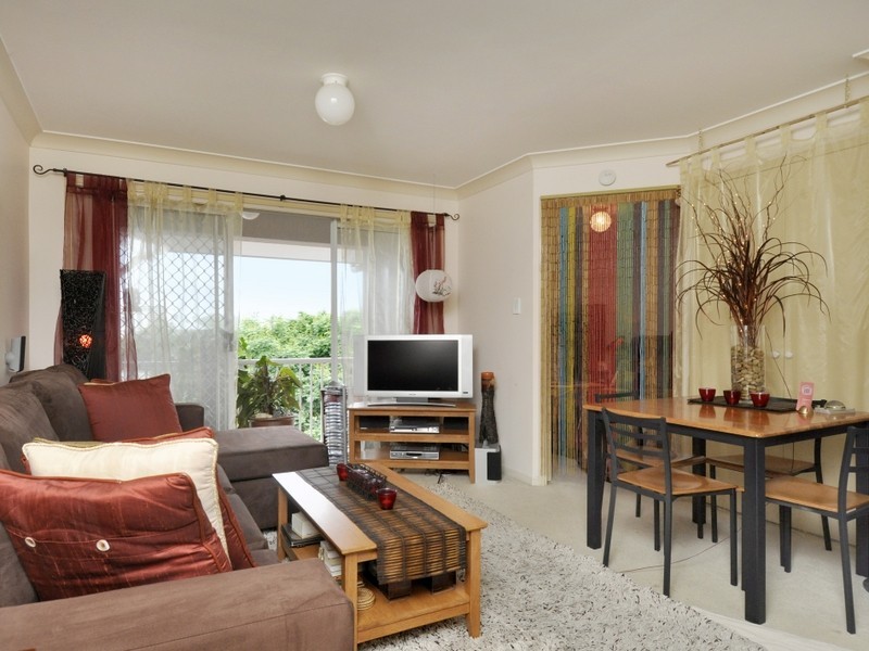 18/7 Illawong Street, Chevron Island QLD 4217