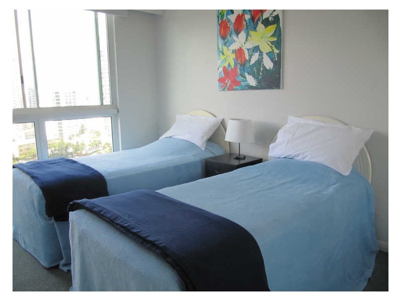 61/15 Breaker Street, Main Beach QLD 4217