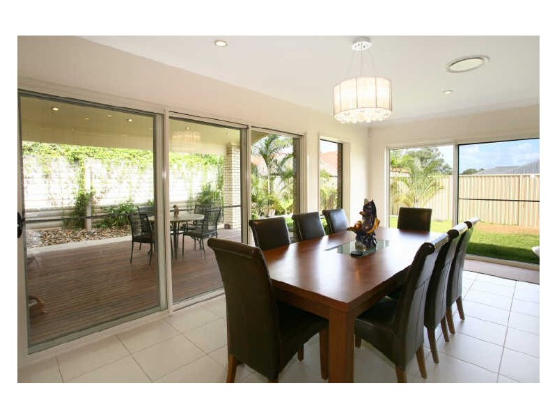 27 Stringybark Drive, Molendinar QLD 4214