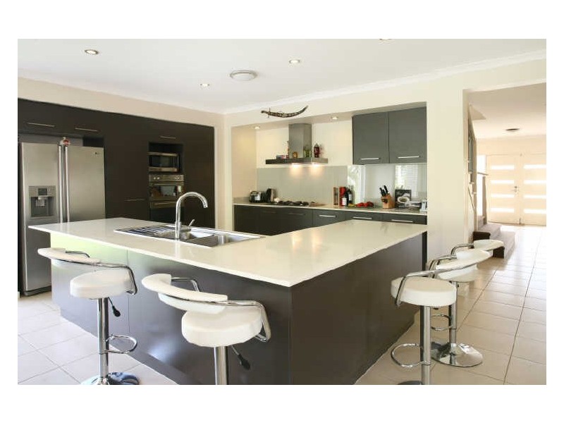27 Stringybark Drive, Molendinar QLD 4214