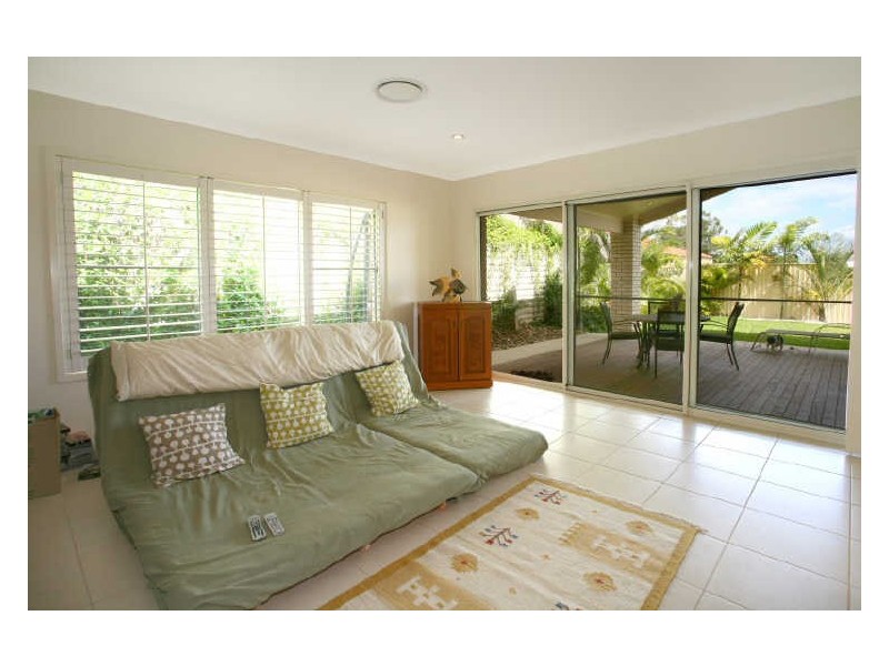 27 Stringybark Drive, Molendinar QLD 4214