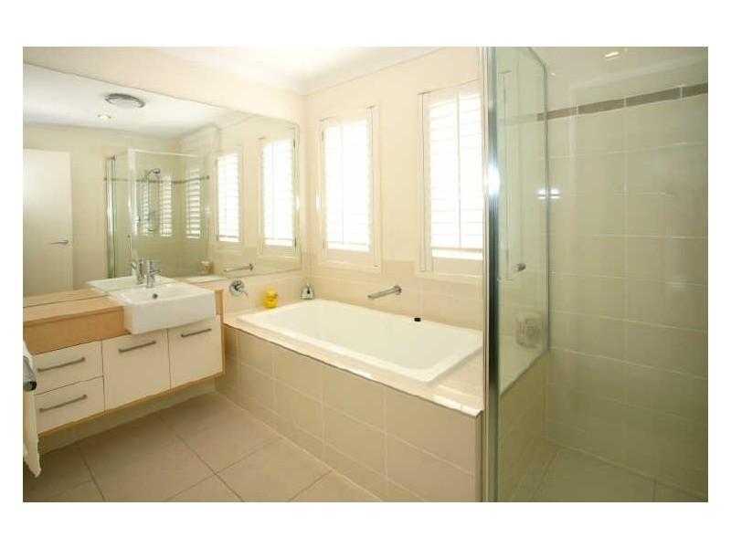 27 Stringybark Drive, Molendinar QLD 4214