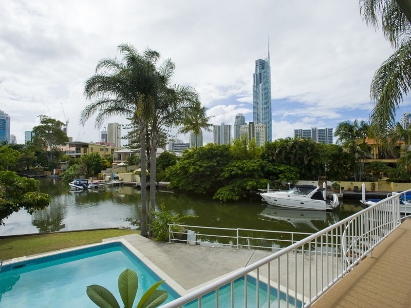 6/5 Holborow Close, Surfers Paradise QLD 4217
