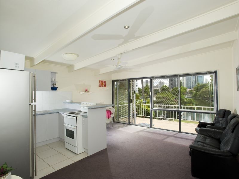 6/5 Holborow Close, Surfers Paradise QLD 4217