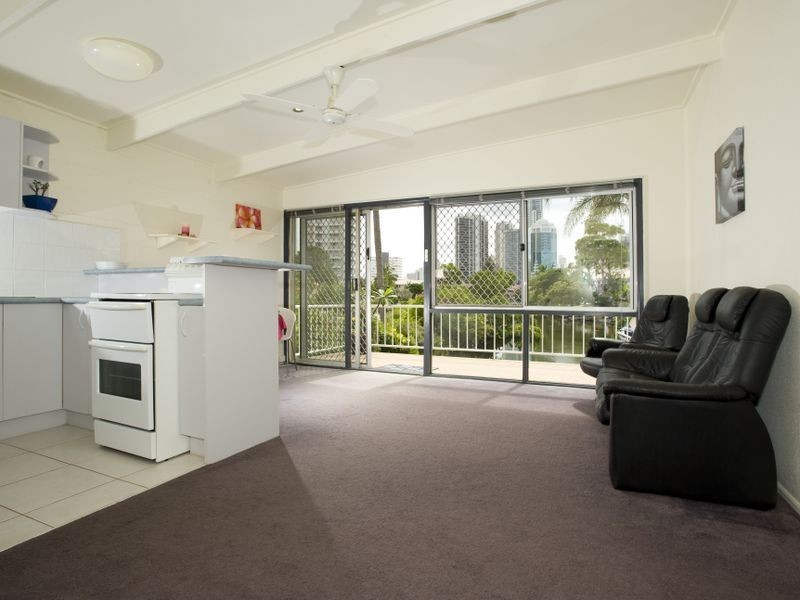 6/5 Holborow Close, Surfers Paradise QLD 4217