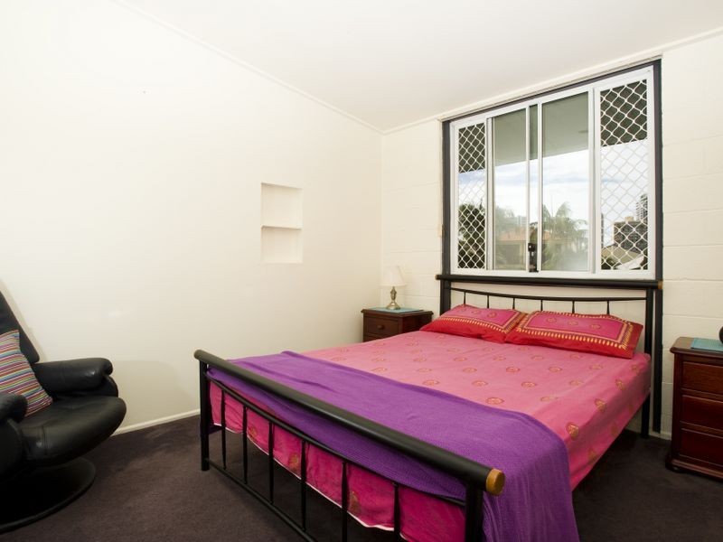 6/5 Holborow Close, Surfers Paradise QLD 4217