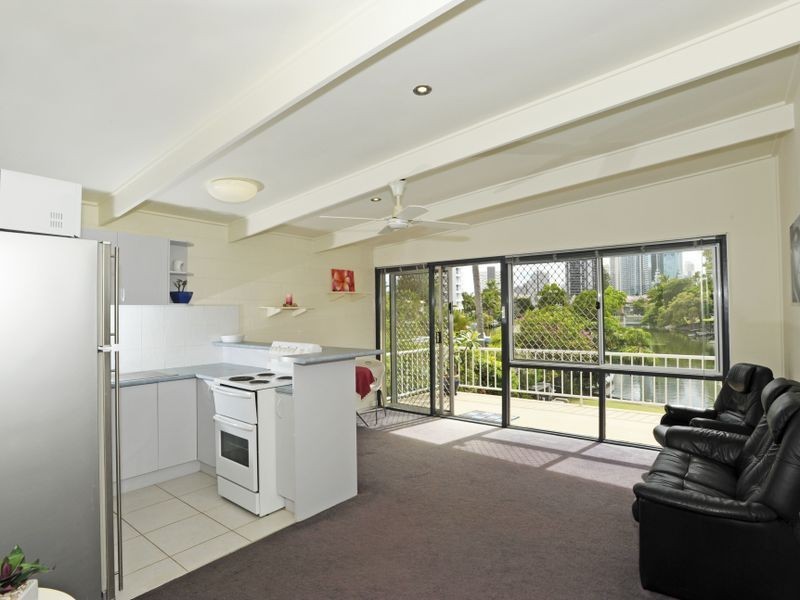 6/5 Holborow Close, Surfers Paradise QLD 4217