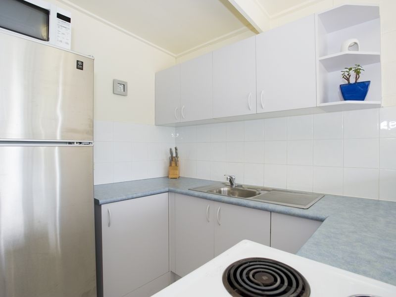 6/5 Holborow Close, Surfers Paradise QLD 4217