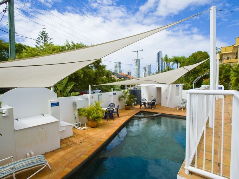 96 Stanhill Drive, Chevron Island QLD 4217