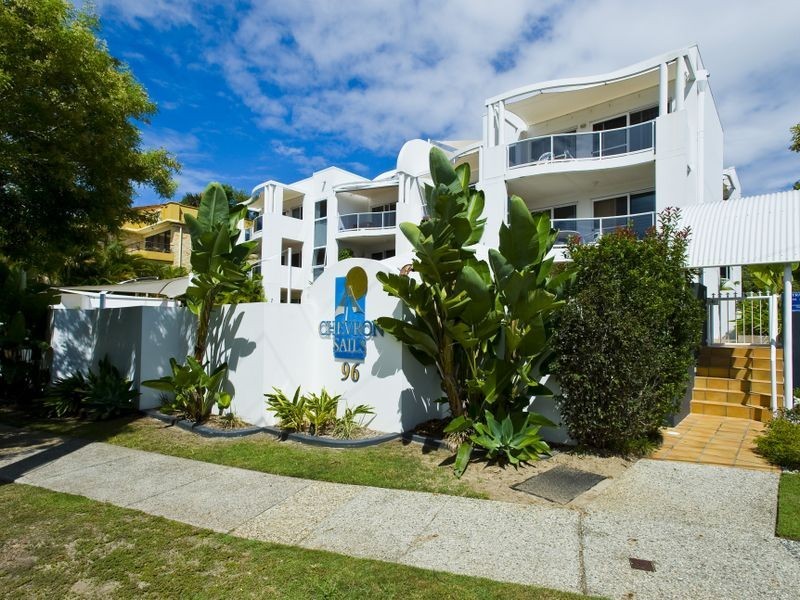 96 Stanhill Drive, Chevron Island QLD 4217