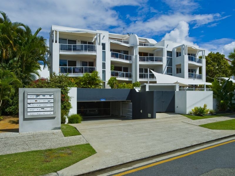 96 Stanhill Drive, Chevron Island QLD 4217