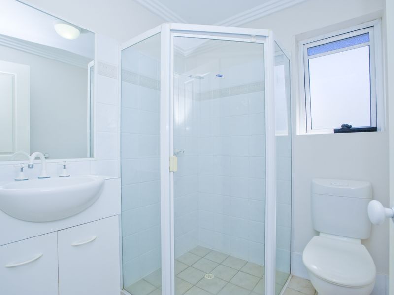 96 Stanhill Drive, Chevron Island QLD 4217