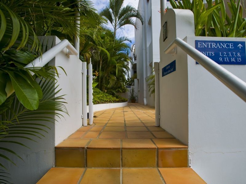 96 Stanhill Drive, Chevron Island QLD 4217