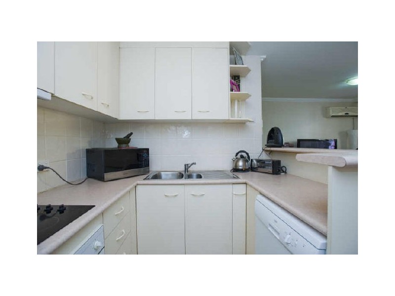 96 Stanhill Drive, Chevron Island QLD 4217