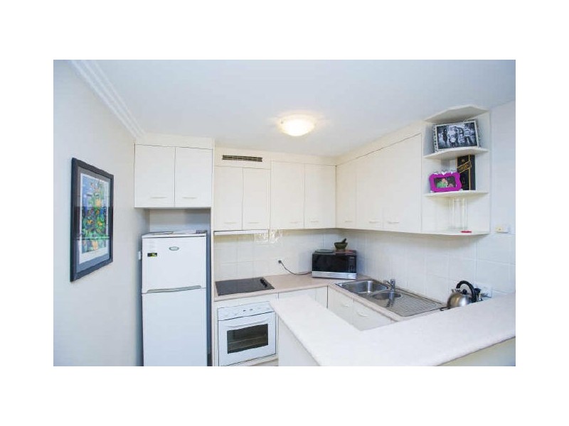 96 Stanhill Drive, Chevron Island QLD 4217