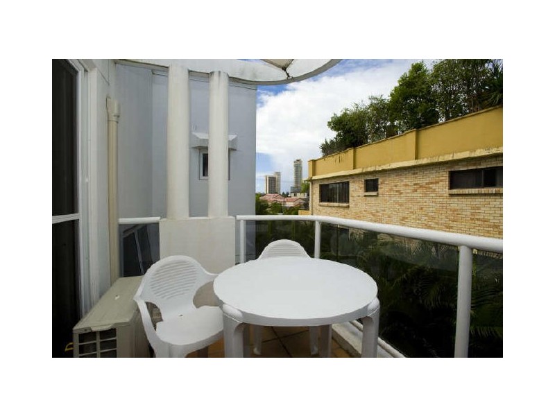 96 Stanhill Drive, Chevron Island QLD 4217