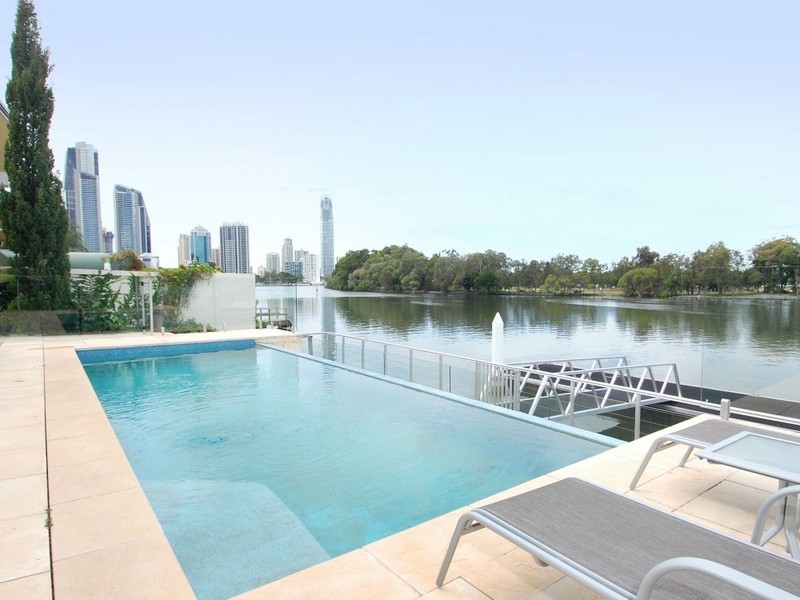 219 Stanhill Drive, Chevron Island QLD 4217