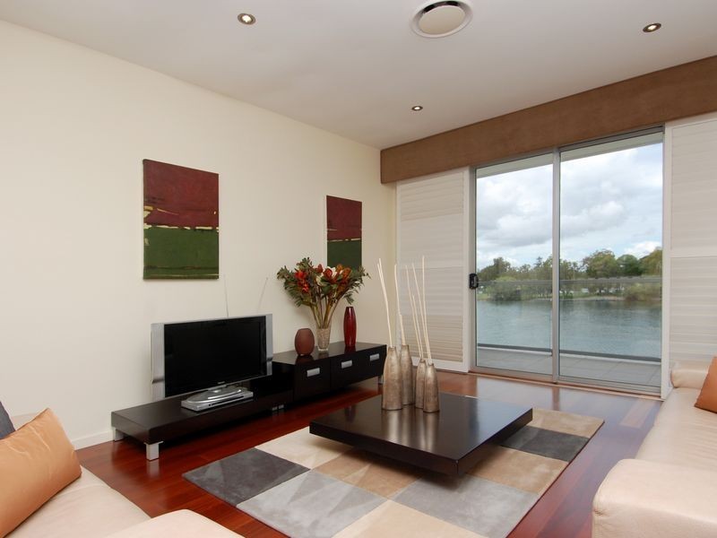 219 Stanhill Drive, Chevron Island QLD 4217