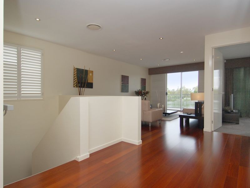 219 Stanhill Drive, Chevron Island QLD 4217