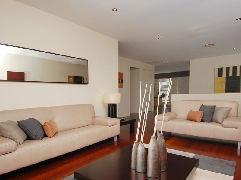 219 Stanhill Drive, Chevron Island QLD 4217