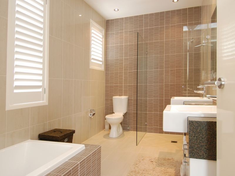 219 Stanhill Drive, Chevron Island QLD 4217