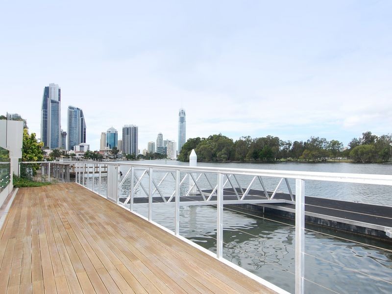 219 Stanhill Drive, Chevron Island QLD 4217