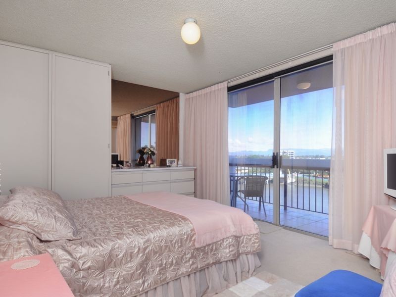 32 Riverview Pde, Surfers Paradise QLD 4217