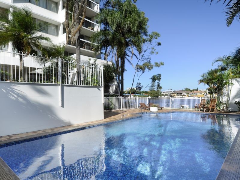 32 Riverview Pde, Surfers Paradise QLD 4217
