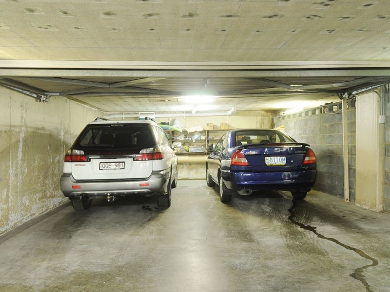 32 Riverview Pde, Surfers Paradise QLD 4217