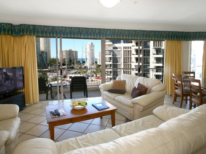 19 Riverview Pararde, Surfers Paradise QLD 4217