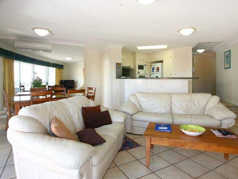 19 Riverview Pararde, Surfers Paradise QLD 4217