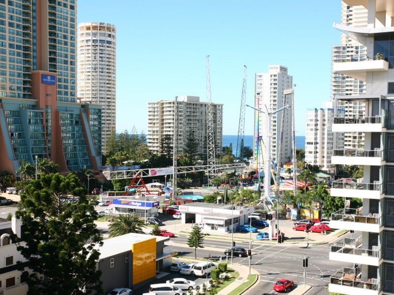 19 Riverview Pararde, Surfers Paradise QLD 4217