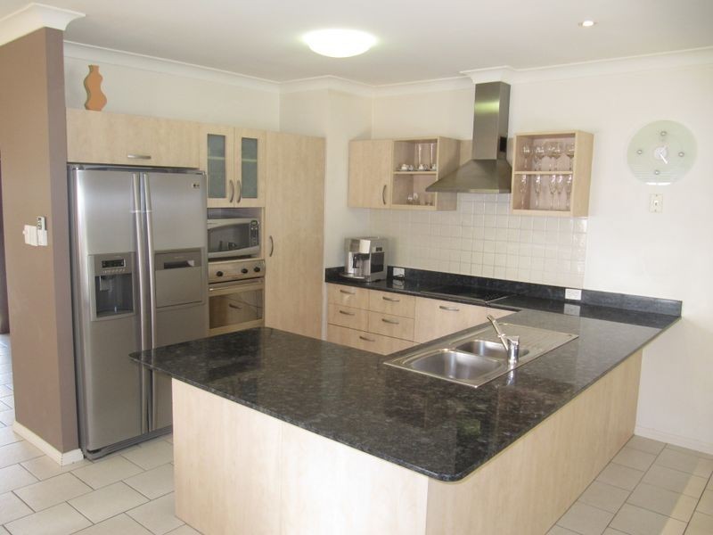 28 Peach Drive, Robina QLD 4226