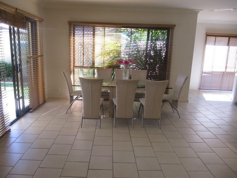 28 Peach Drive, Robina QLD 4226