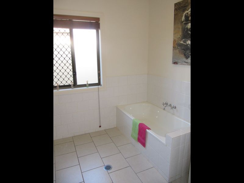 28 Peach Drive, Robina QLD 4226