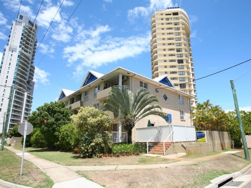 43 Cypress Avenue, Surfers Paradise QLD 4217