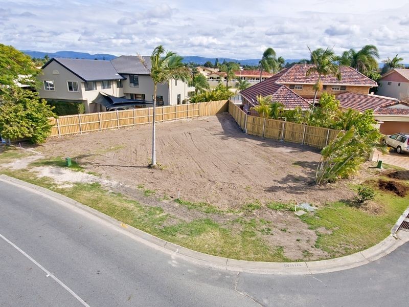 82 Sovereign Drive, Mermaid Waters QLD 4218