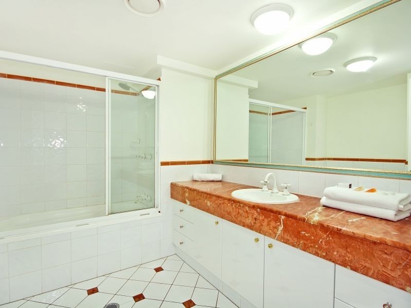 6 View Avenue, Surfers Paradise QLD 4217