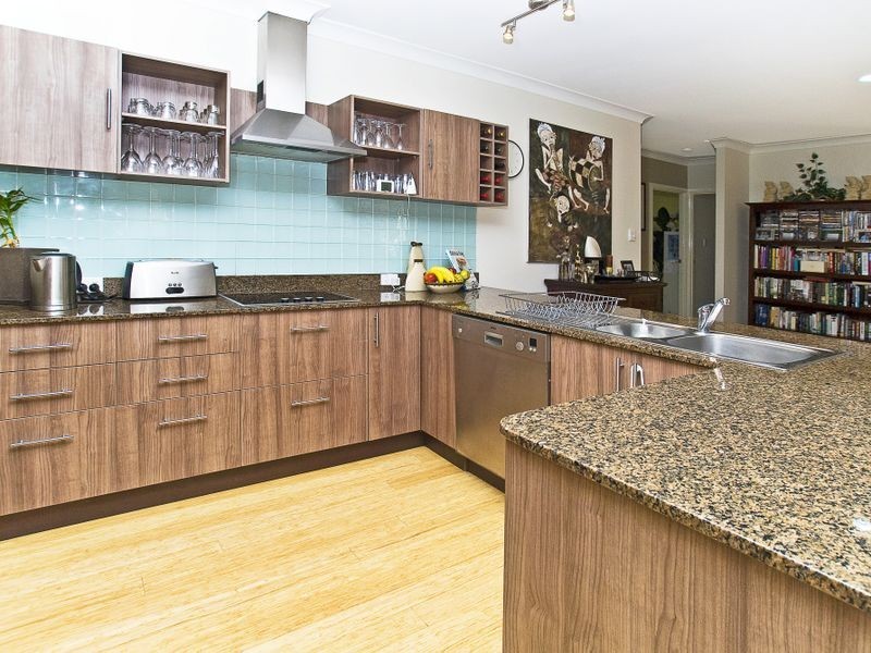 30 Peach Drive, Robina QLD 4226