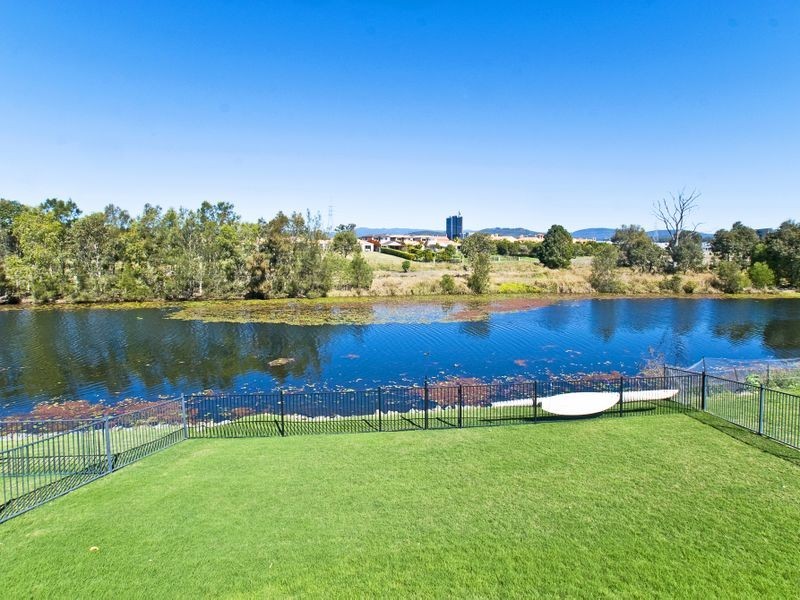 30 Peach Drive, Robina QLD 4226