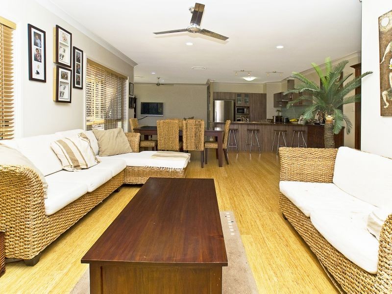 30 Peach Drive, Robina QLD 4226