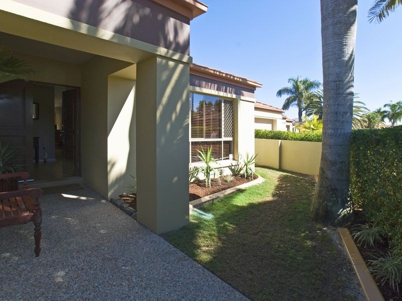 30 Peach Drive, Robina QLD 4226