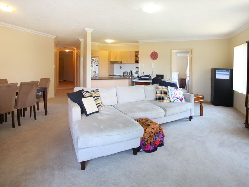 25 Chester Terrace, Southport QLD 4215