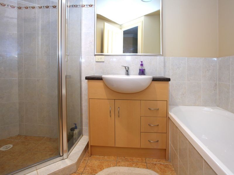 25 Chester Terrace, Southport QLD 4215