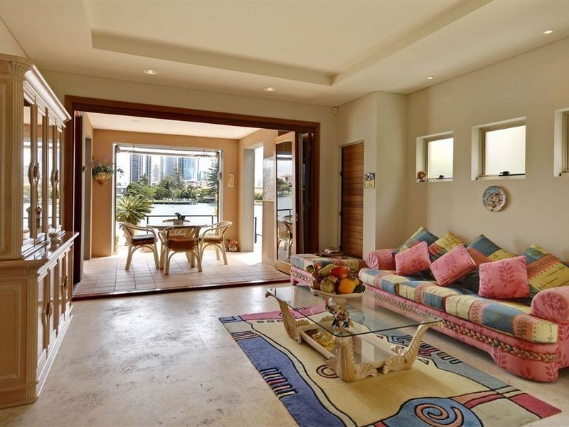 19 Naples Avenue, Surfers Paradise QLD 4217