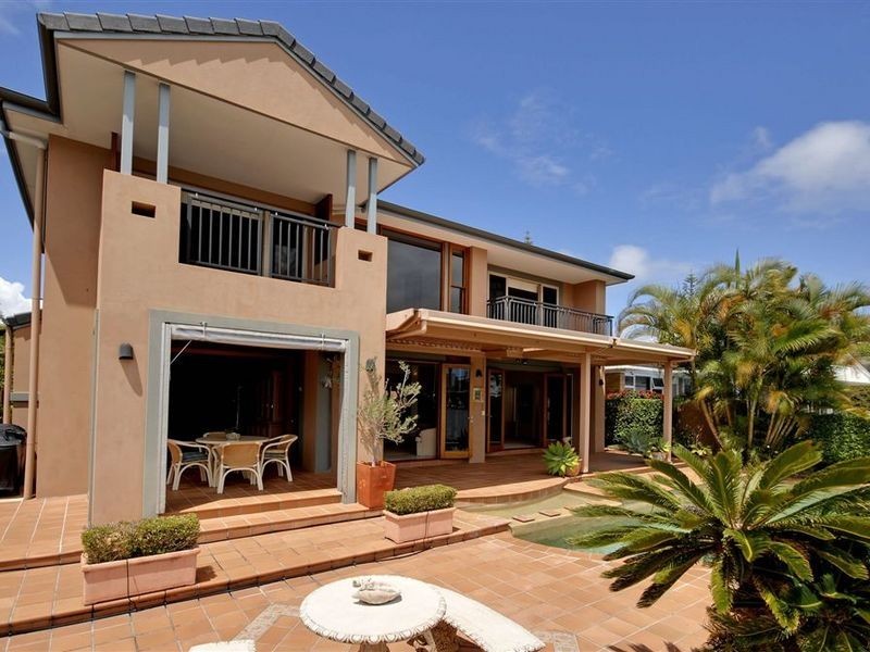 19 Naples Avenue, Surfers Paradise QLD 4217