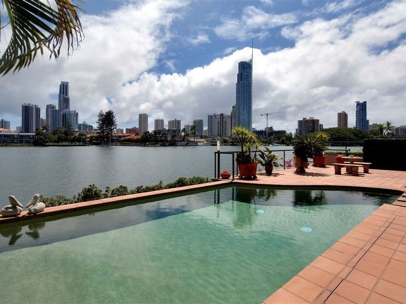 19 Naples Avenue, Surfers Paradise QLD 4217