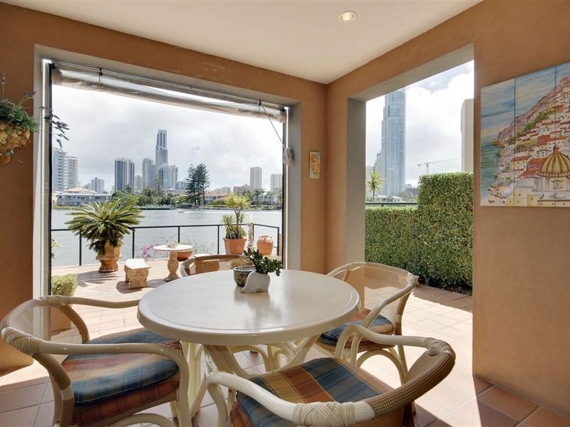 19 Naples Avenue, Surfers Paradise QLD 4217